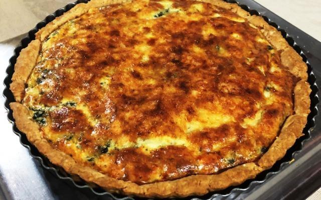 Essa quiche é uma excelente opção para você preparar em uma ocasião especial! (Créditos: Zuff/ TudoGostoso)