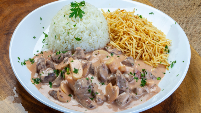 Essa é a minha receita favorita do TudoGostoso e faço toda semana: strogonoff de carne