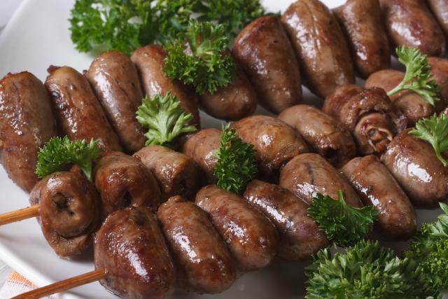 Churrasco: é assim que se faz um coração de frango suculento e saboroso