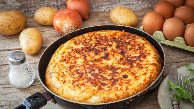 O segredo de chef espanhol para fazer uma tortilla de batata suculenta: já anota, salva ou printa o modo de preparo