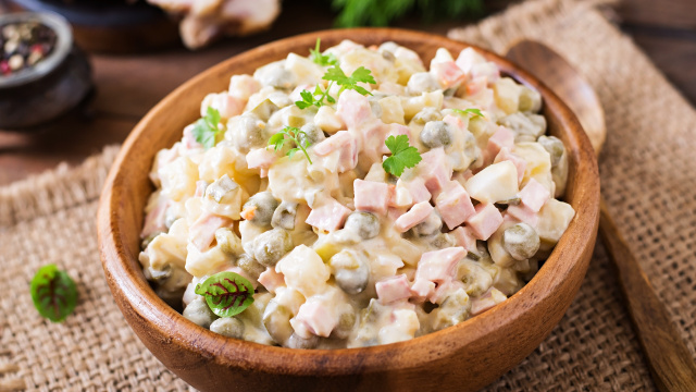 Como preparar salada russa com 1 ingrediente especial: uma receita saborosa e fresca para o Natal
