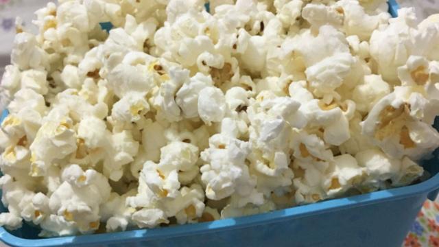 Todos vão poder se deliciar com essa pipoca sem óleo durante a festividade (Créditos: TudoGostoso/Jana do Carmo)