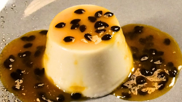 Aprendi a fazer esse pudim de maracujá maravilhoso com a minha vizinha e agora faço toda semana!