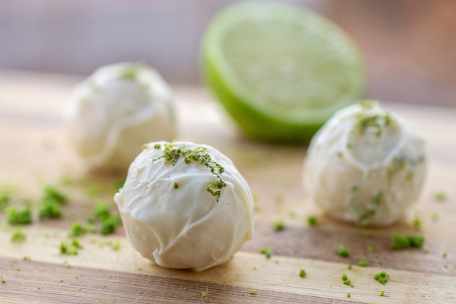 Bombom de limão maravilhoso: aprendi uma receita fácil que parece de confeiteiro profissional e estou viciada nesse doce