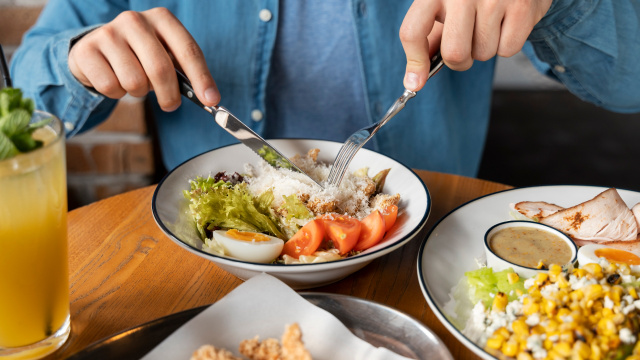 Médico revela 5 grupos alimentares que aceleram a deterioração dos rins, enfatiza que são um órgão que não se regenera e recomenda plano alimentar para prolongar vida útil