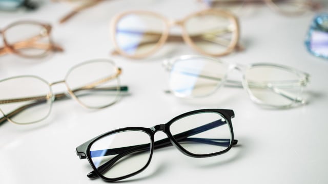 Se você tem pares de óculos antigos, possui um tesouro: 4 ideias para reutilizá-los em casa e não os jogar fora