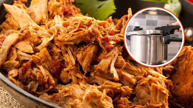 O tempo exato do frango na panela de pressão para desfiar sem passar do ponto