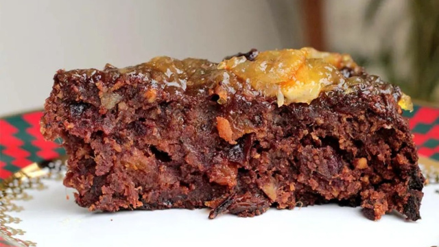 Esse bolo de Natal com frutas secas e geleia de laranja já virou o substituto do panetone aqui em casa: receita deliciosa