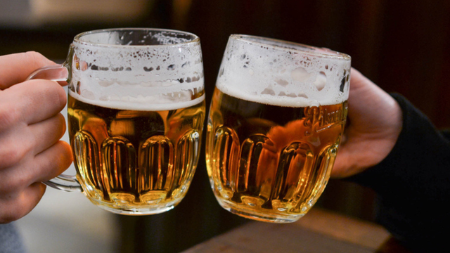 Outubro Rosa: consumo de álcool em qualquer quantidade aumenta o risco de câncer de mama