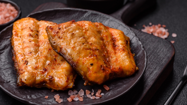 Os detalhes no preparo e no manuseio do peixe fazem toda a diferença (Créditos: Canva)