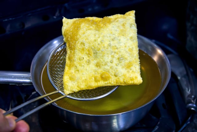 Pastel sem glúten e sem lactose? É possível e fica muito crocante se usar esta receita especial