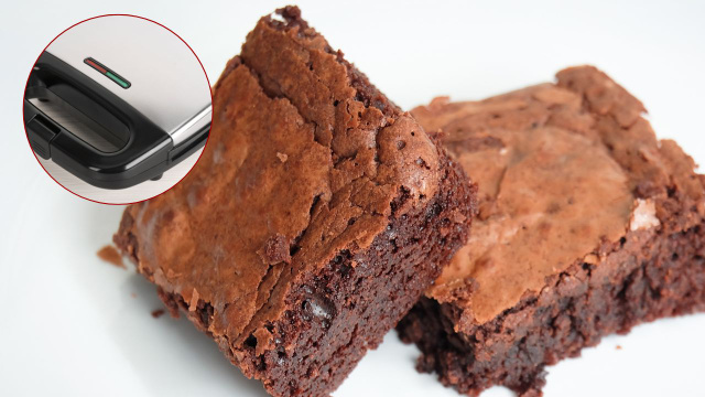 Brownie na sanduicheira pronto em 7 minutos é a receita que você precisa fazer nesse final de semana