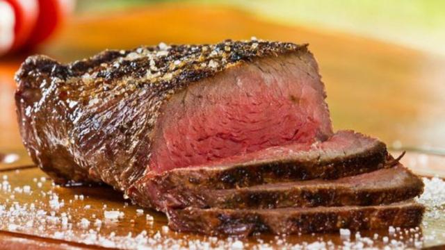 Um bom churrasco é a pedida certa para qualquer ocasião. (Créditos: Shutterstock)