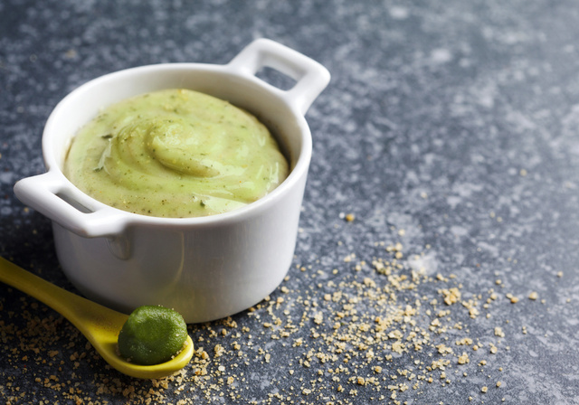 Maionese verde SEM ÓLEO e SEM GOSTO DE OVO muito fácil de fazer: é só bater no liquidificador