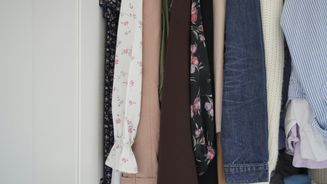 Como remover odores de mofo de armários sem usar produtos químicos