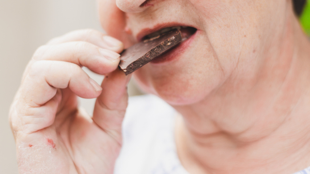 A mulher que viveu 122 anos e nunca abriu mão do chocolate: conheça a fascinante e alegre história de Jeanne Calment