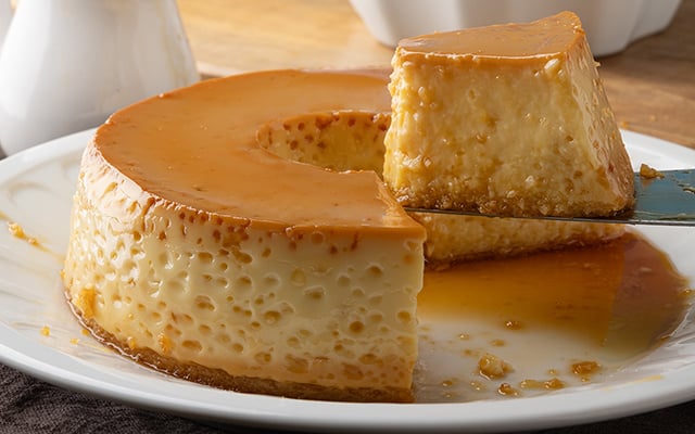 O gás está caro, então nada de deixar o pudim de leite cozinhar por horas: como fazer em 17 minutos!