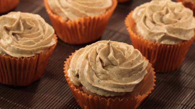 O cupcake de paçoca precisa estar presente no cardápio do seu arraiá! (Créditos: TudoGostoso)