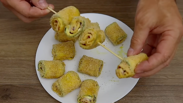 Essa é a melhor receita com abobrinha que eu já fiz: asso no forno com recheio cremoso, fica suculento e muito saboroso