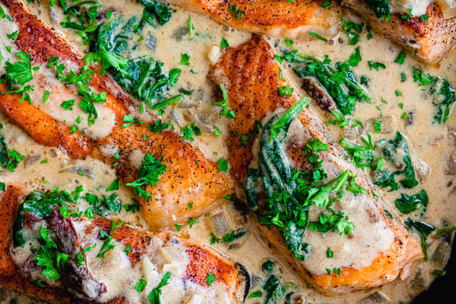 Essa receita de salmão ao molho cremoso "Case comigo" viralizou na Argentina porque é tão deliciosa que ninguém resiste