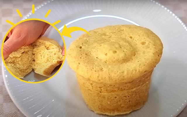 Pãozinho proteico de 4 ingredientes e pronto em 2 minutinhos: essa é a receita sem farinha mais fácil do planeta!