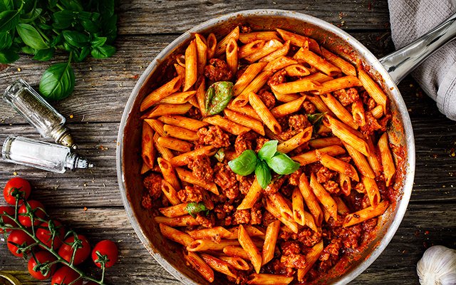 Macarrão de uma panela só: receita deliciosa e prática que vai salvar o seu jantar