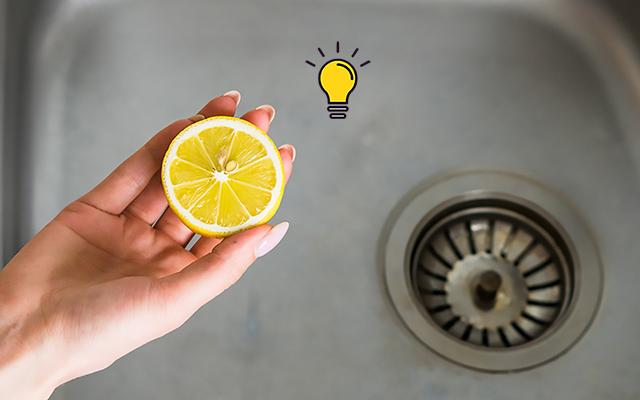 Método com limão é a melhor forma para remover manchas de ferrugem da sua pia de porcelana