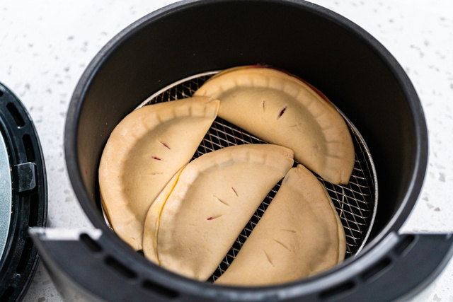 Não fritei mais pastel depois que aprendi a fazer essa receita assada na airfryer