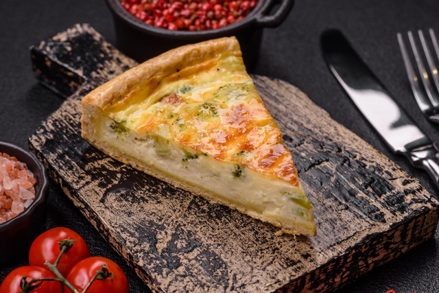 Quiche com massa de grão-de-bico: receita low carb, sem glúten e rica em proteínas para uma refeição leve e nutritiva