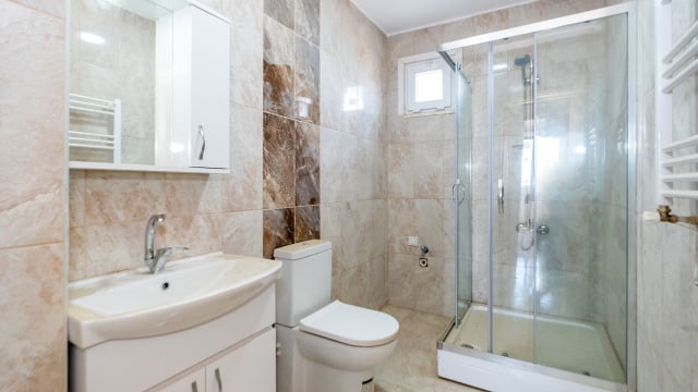 Designers de interiores concordam: o box do chuveiro deixará de ser usada em e esse ​​modelo italiano vai se tornar um favorito