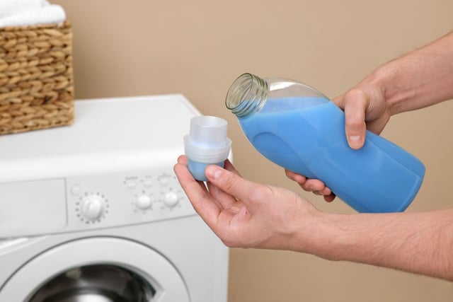 Sabão em pó ou sabão líquido para lavar roupas: qual deles é melhor para sua máquina de lavar?