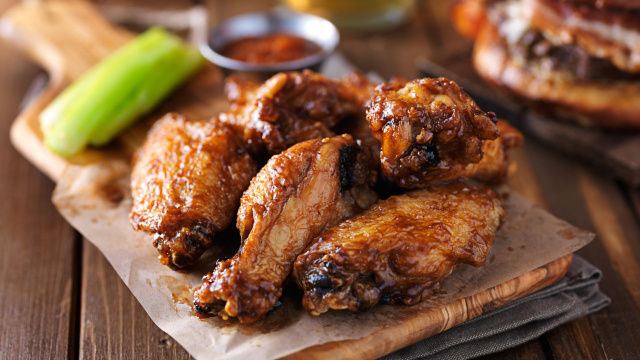 A asinha de frango vai fazer o seu pai levitar com tanta gostosura! (Créditos: Shutterstock)