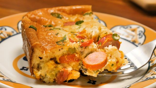 É só bater no liquidificador e botar no forno para ter uma torta salgada protinha (Créditos: TudoGostoso)