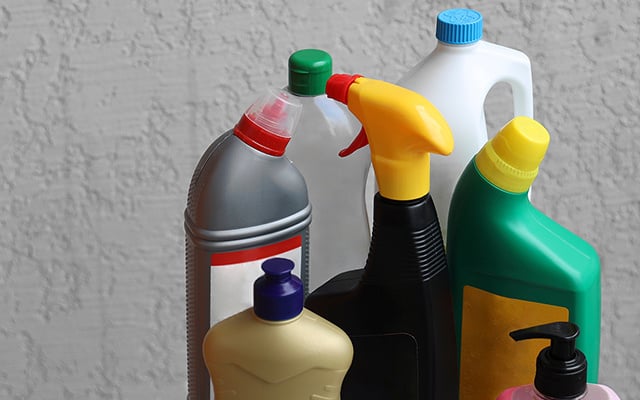 Misturas perigosas: o que pode acontecer se você combinar esses 5 produtos de limpeza