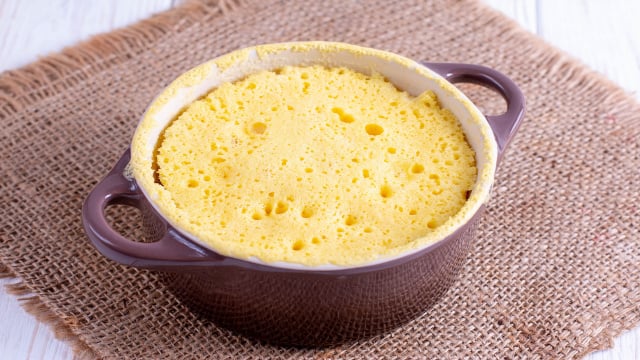 Sobremesa saudável que desaparece da mesa em instantes e não engorda: delicioso bolo de ricota e maçã na caneca