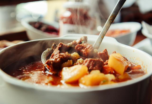 Carne para sopa: qual usar? Descubra boas opções para garantir um prato delicioso sem gastar muito!