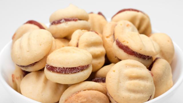 Esses biscoitos de goiaba são fáceis e vão deixar o seu final de semana mais doce!