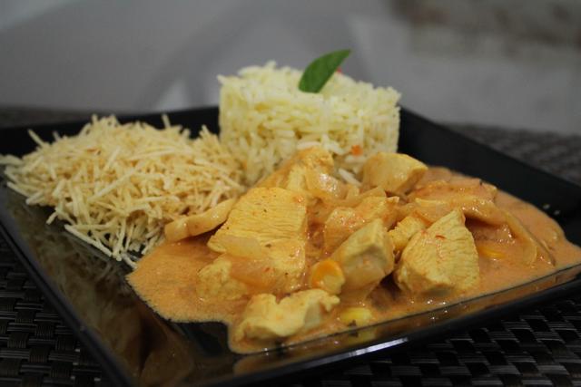 Estrogonofe de frango maravilhoso e fácil de fazer que peguei no caderno de receitas da minha avó