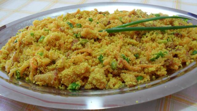 A farofa de cenoura vai trazer cor e sabor para a mesa da sua ceia. (Créditos: TudoGostoso/Elizangela)
