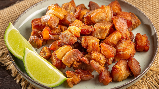 Torresmo pururuca na airfryer: o truque para ficar crocante por fora e suculento por dentro e sem usar óleo