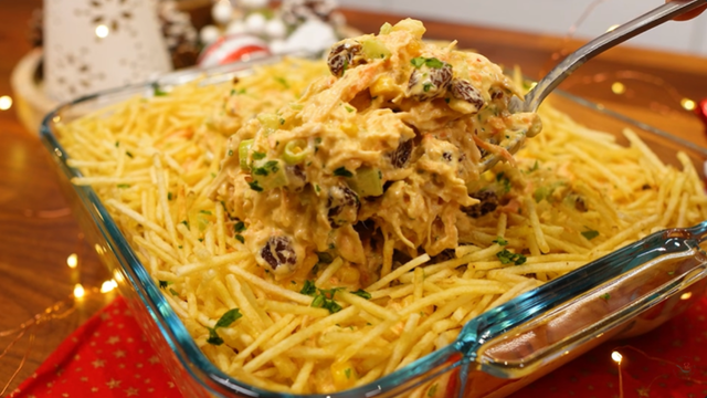 A dica de uma gastrônoma que transforma o salpicão de Natal: uva-passa hidratada no caldo do frango