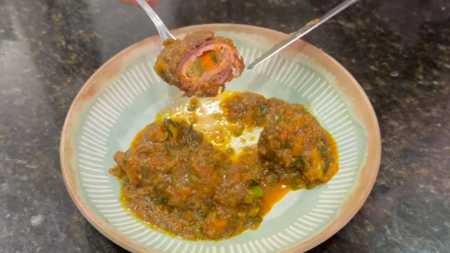 Dá certo com coxão duro, coxão mole ou patinho: bife rolê na pressão muito suculento, saboroso e simples de preparar
