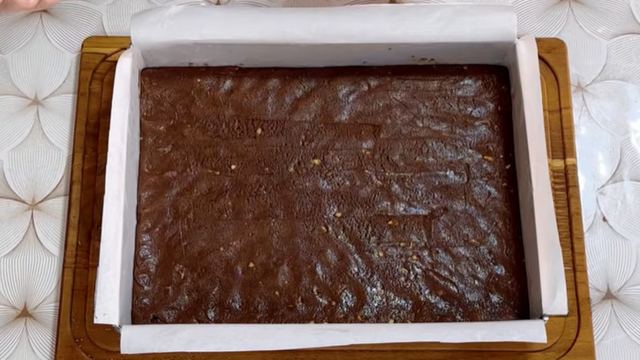 Base crocante da torta. (créditos: reprodução/Youtube: Na cozinha com o Barba) 