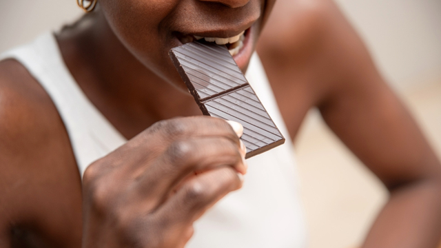 Você também pode apostar no chocolate 70% cacau para ajudar a aliviar o estresse. (créditos: Shutterstock)