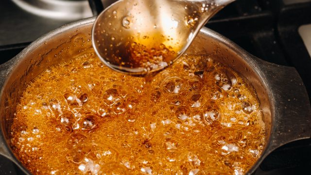 Esse é o maior erro na hora de fazer caramelo: veja dica de jurado do MasterChef Confeitaria para ter o resultado perfeito