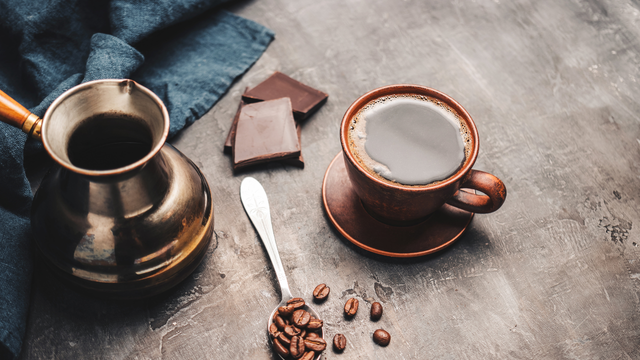 Quanta cafeína é demais para o coração? As evidências mais recentes sobre o efeito do café na saúde cardiovascular