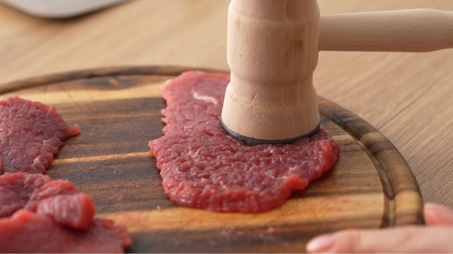 Carne dura nunca mais: veja 6 truques com ingredientes simples, segundo o TudoGostoso