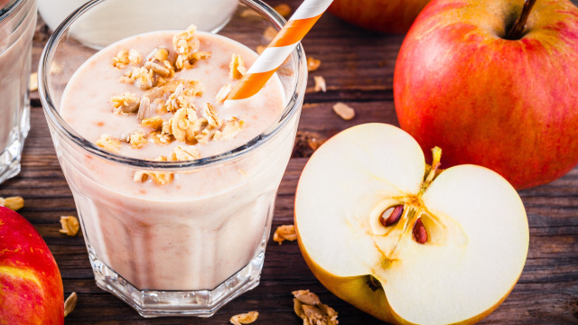 Esse suco de maçã e aveia é perfeito para o café da manhã: fornece energia e ainda ajuda a emagrecer