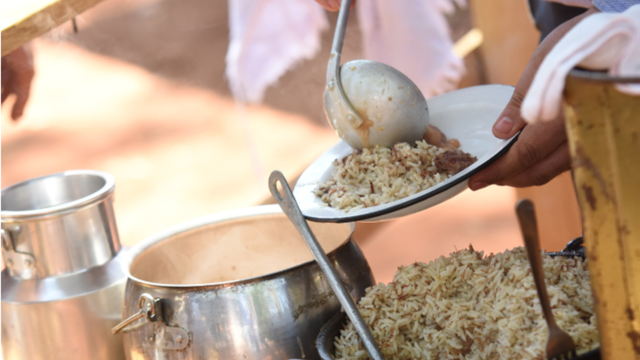Não é só rodeio e música sertaneja: 6 comidas típicas da Festa do Peão de Barretos que você precisa provar (e como fazer em casa!)