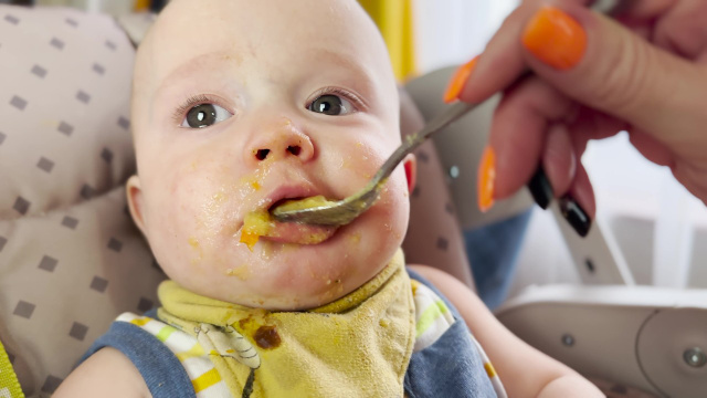 Tenho um bebê de 7 meses e gostaria que tivessem me falado antes esse pequeno "detalhe" da introdução alimentar